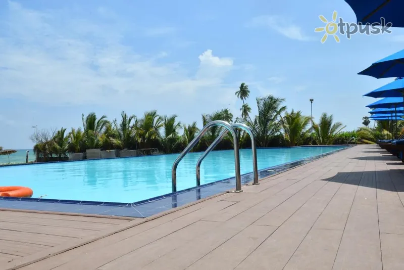 Фото отеля Trincomalee Beach Resort & Spa 4* Тринкомали Шри-Ланка экстерьер и бассейны