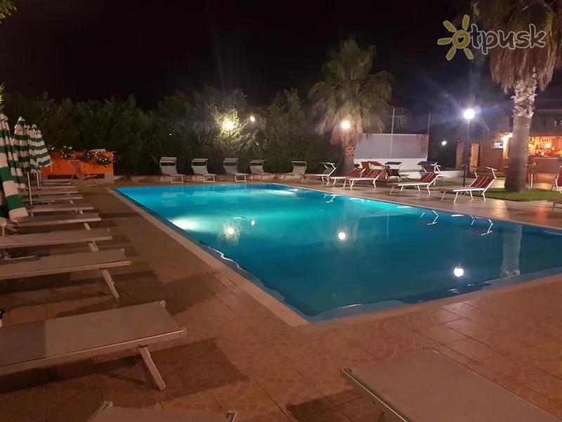 Фото отеля Sea Breeze Hotel 3* Kalabrija Italiją išorė ir baseinai