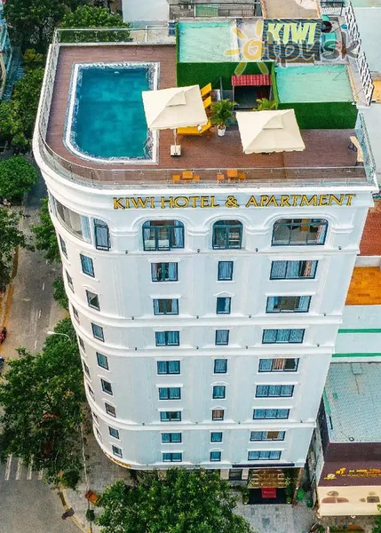 Фото отеля Kiwi Hotel 3* Danangas Vietnamas išorė ir baseinai