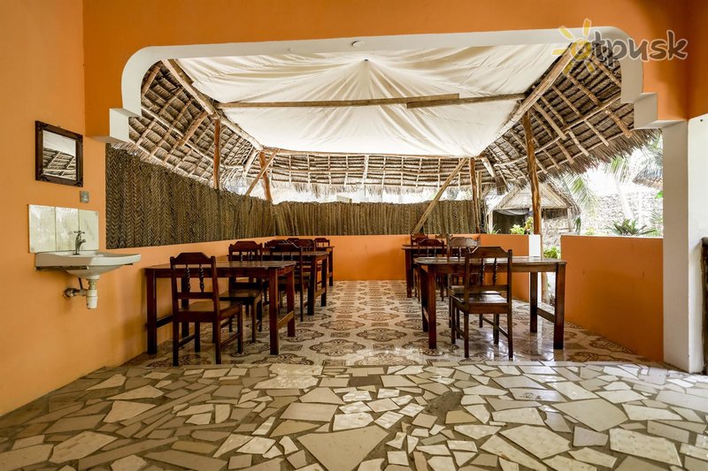 Фото отеля Mobydick Bungalow Nungwi 2* Нунгви Танзания бары и рестораны