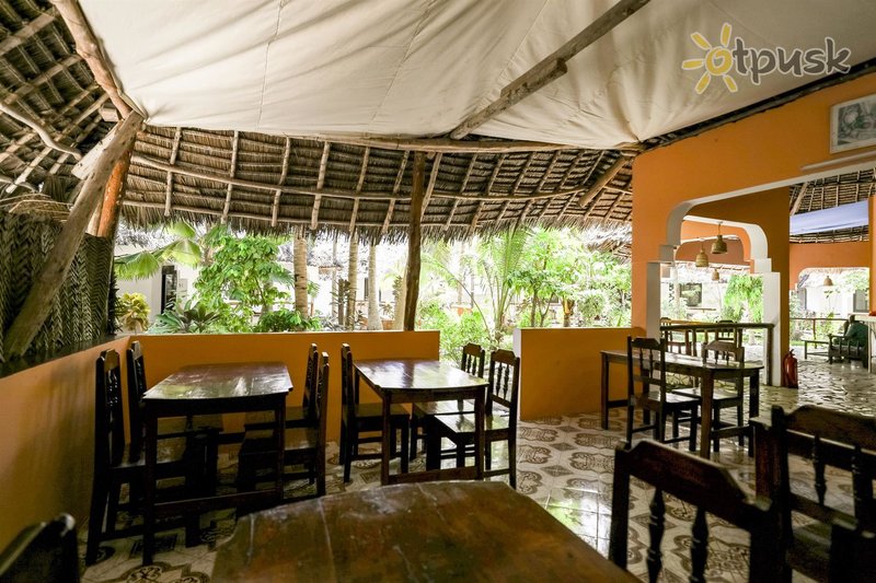 Фото отеля Mobydick Bungalow Nungwi 2* Нунгви Танзания бары и рестораны