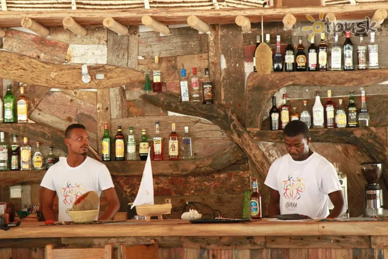 Фото отеля Ujamaa Beach Resort 4* Макундучі Танзанія бари та ресторани