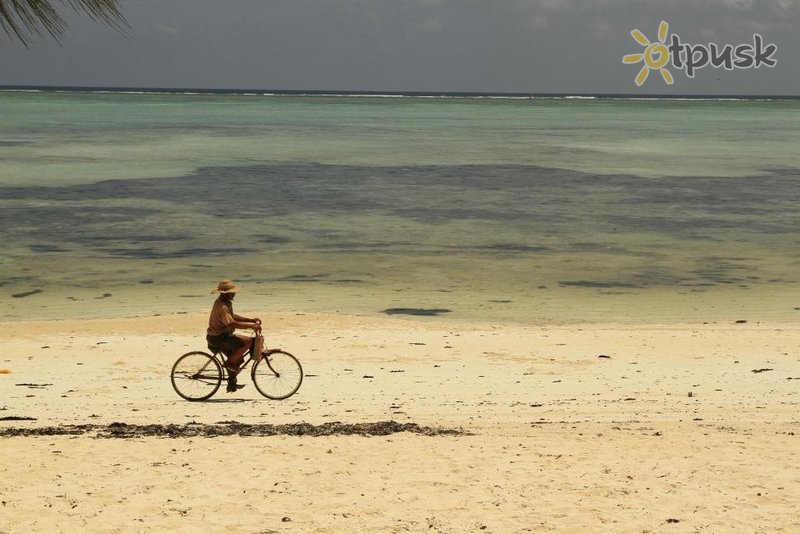 Фото отеля Ujamaa Beach Resort 4* Макундучи Танзания пляж