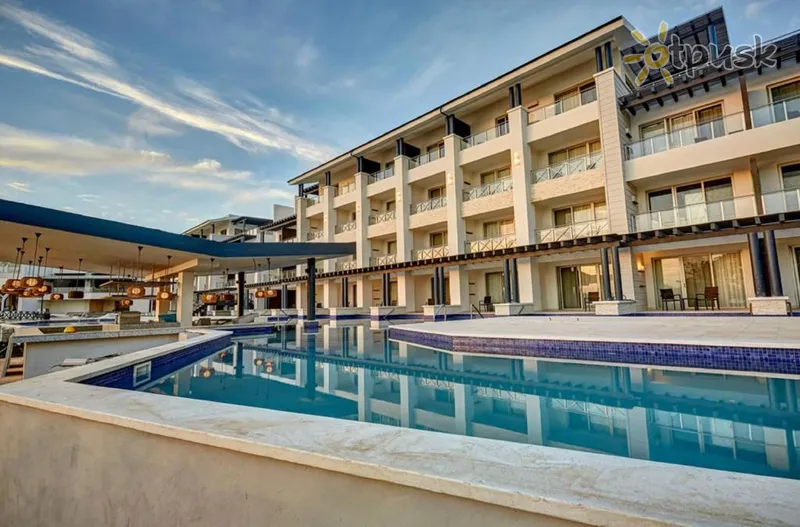 Фото отеля Hideaway на Royalton Negril 5* Негріл Ямайка екстер'єр та басейни