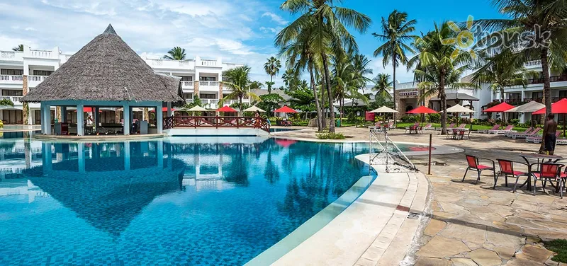 Фото отеля PrideInn Paradise Beach Resort 5* Момбаса Кенія екстер'єр та басейни