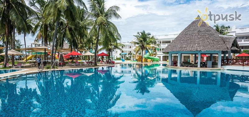 Фото отеля PrideInn Paradise Beach Resort 5* Момбаса Кения экстерьер и бассейны