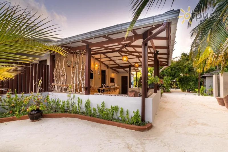 Фото отеля Holiday Village Retreat 3* Арі (Аліфу) Атол Мальдіви екстер'єр та басейни