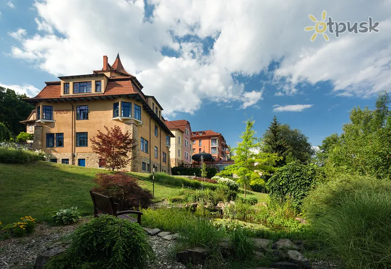 Фото отеля Luxury Spa & Wellness Villa Valaska 4* Luhacovice Čekija išorė ir baseinai