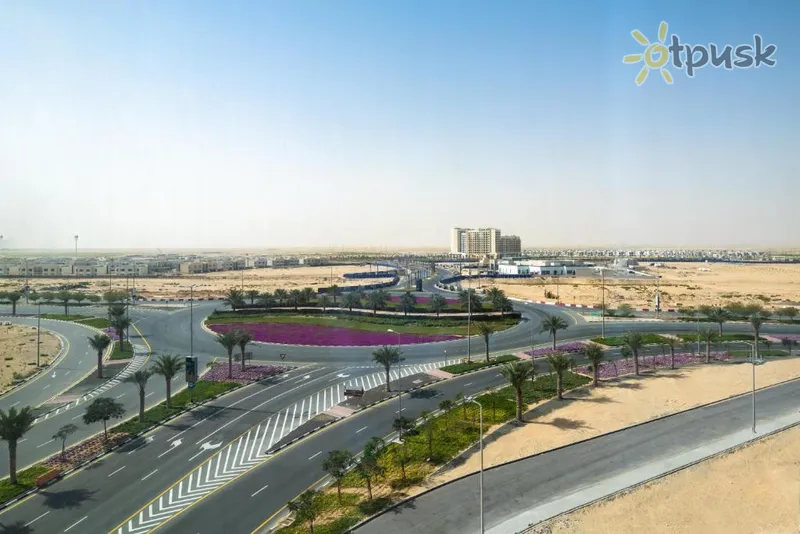 Фото отеля Holiday Inn Dubai Al Maktoum Airport 4* Dubaija AAE cits