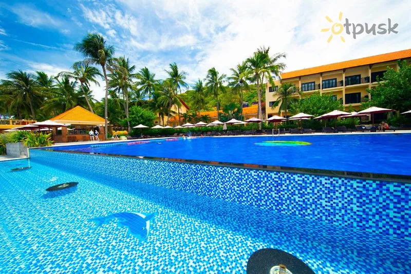 Фото отеля Hon Rom Central Beach Resort 3* Фантьет Вьетнам экстерьер и бассейны