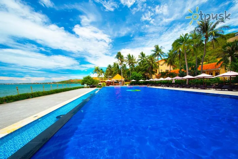 Фото отеля Hon Rom Central Beach Resort 3* Фант'єт В'єтнам екстер'єр та басейни