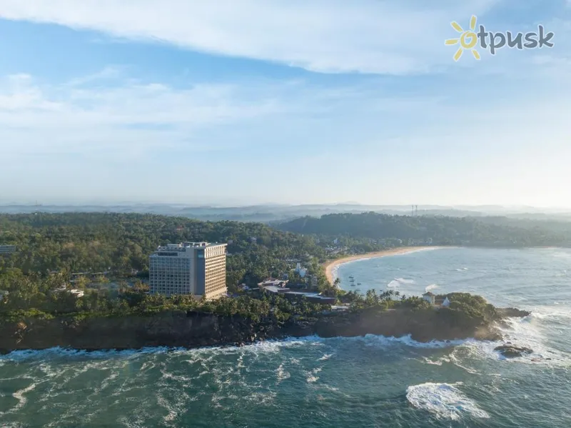 Фото отеля Araliya Beach Resort & Spa Unawatuna 5* Унаватуна Шри-Ланка пляж