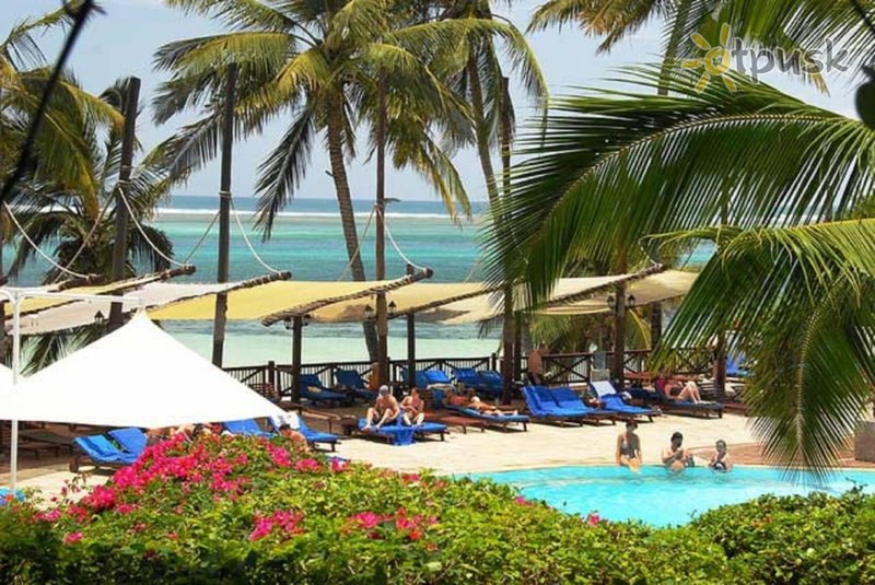 Фото отеля Voyager Beach 4* Момбаса Кения экстерьер и бассейны