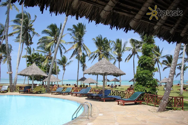 Фото отеля Neptune Village Beach Resort & Spa 4* Момбаса Кенія екстер'єр та басейни