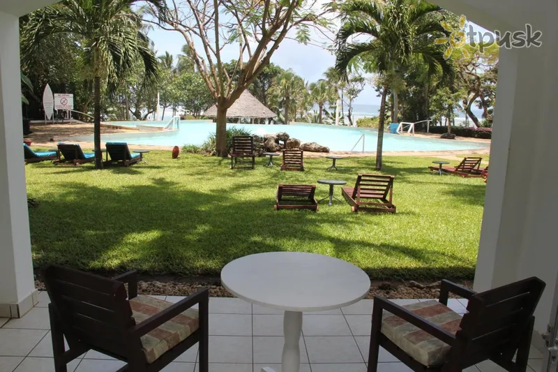 Фото отеля Diamonds Leisure Beach & Golf Resort 4* Момбаса Кения номера