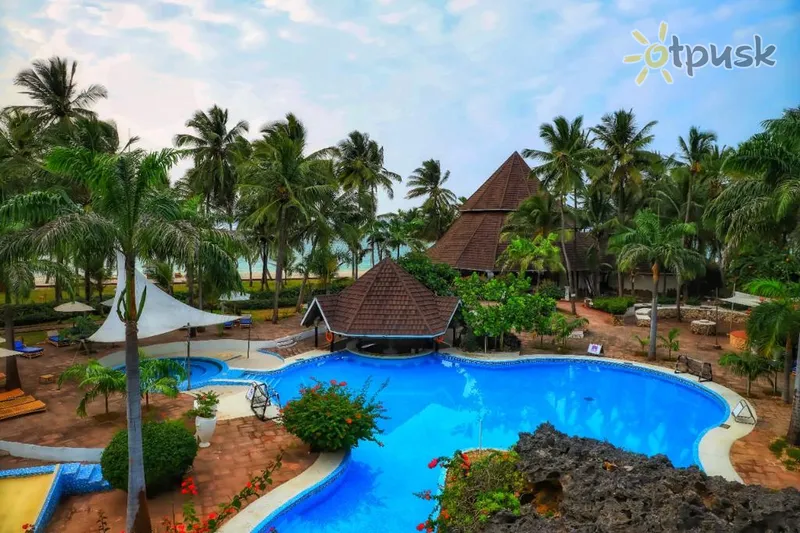 Фото отеля Diani Reef Beach Resort & SPA 5* Момбаса Кенія екстер'єр та басейни