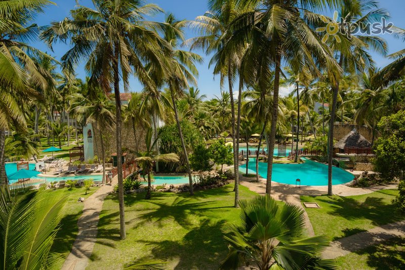 Фото отеля Sarova Whitesands Hotel 5* Момбаса Кения экстерьер и бассейны