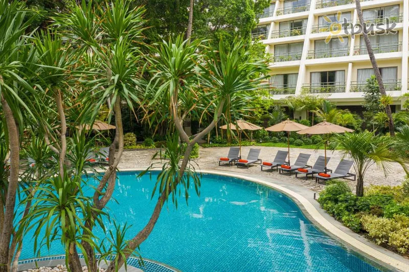 Фото отеля Mövenpick Bdms Wellness Resort Bangkok 5* Бангкок Таиланд экстерьер и бассейны