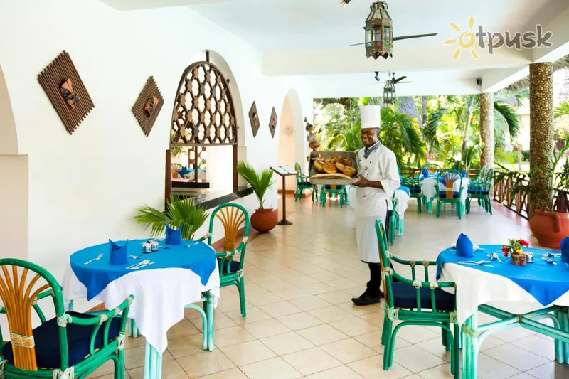 Фото отеля Neptune Paradise Resort & Spa 4* Момбаса Кения бары и рестораны