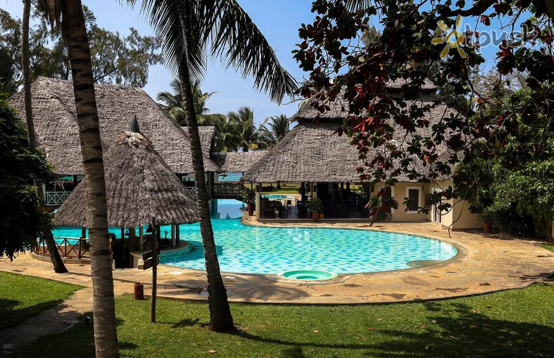 Фото отеля Neptune Palm Beach Boutique Resort & Spa 4* Момбаса Кения экстерьер и бассейны