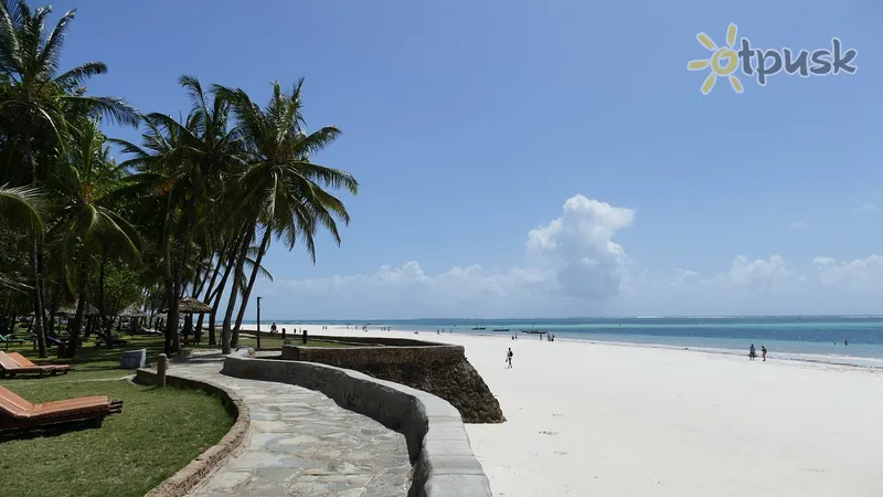 Фото отеля Neptune Palm Beach Boutique Resort & Spa 4* Момбаса Кенія пляж