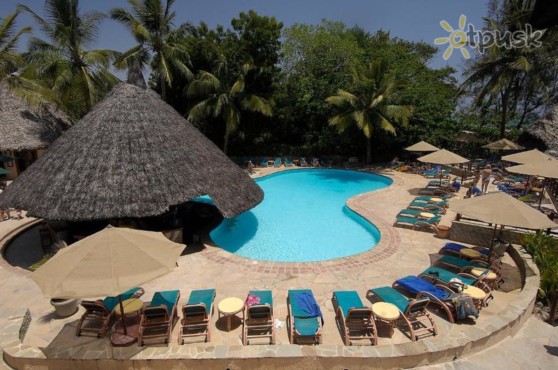 Фото отеля Pinewood Beach Resort & Spa 4* Момбаса Кения экстерьер и бассейны