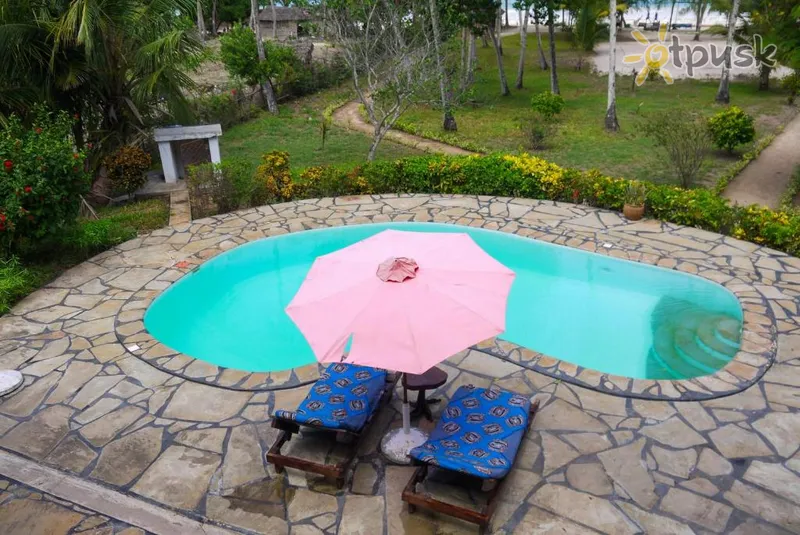 Фото отеля Soul Breeze Beach Resort 3* Момбаса Кенія екстер'єр та басейни