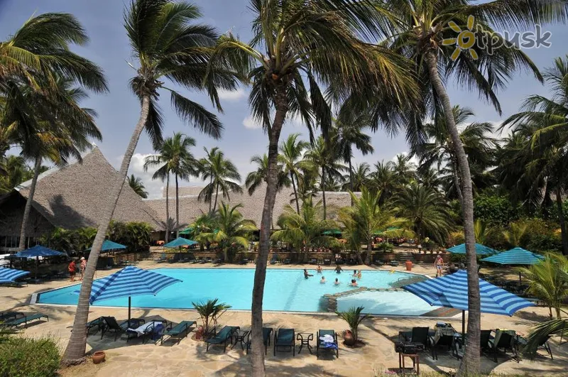 Фото отеля Bahari Beach Hotel 4* Mombasa Kenija išorė ir baseinai