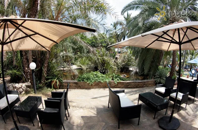 Фото отеля Bahari Beach Hotel 4* Момбаса Кенія екстер'єр та басейни
