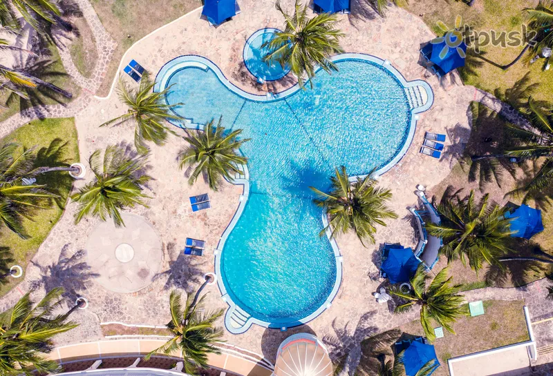 Фото отеля Sun N Sand Beach Resort 4* Mombasa Kenija ārpuse un baseini