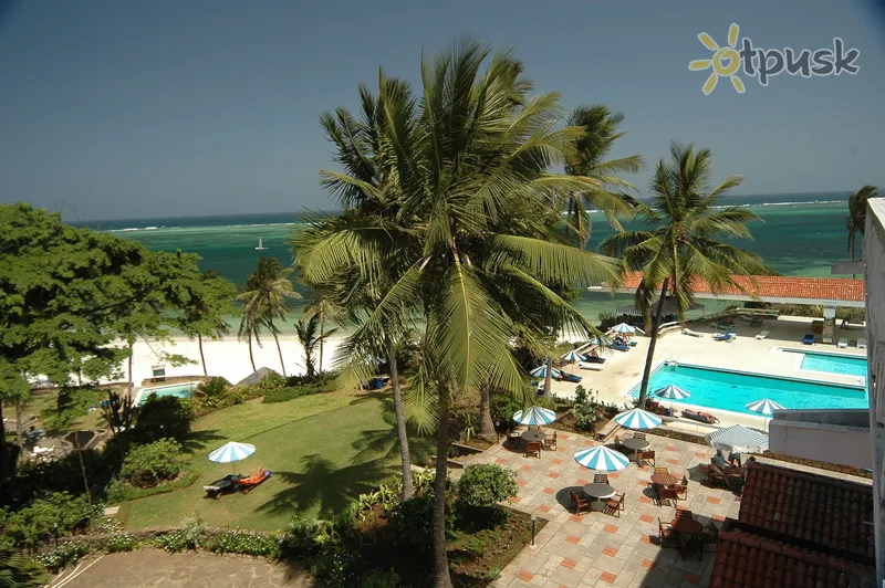 Фото отеля Mombasa Beach Hotel 3* Момбаса Кения экстерьер и бассейны