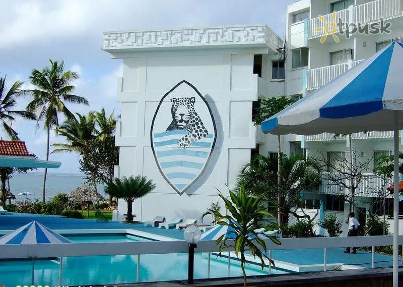 Фото отеля Mombasa Beach Hotel 3* Момбаса Кения экстерьер и бассейны