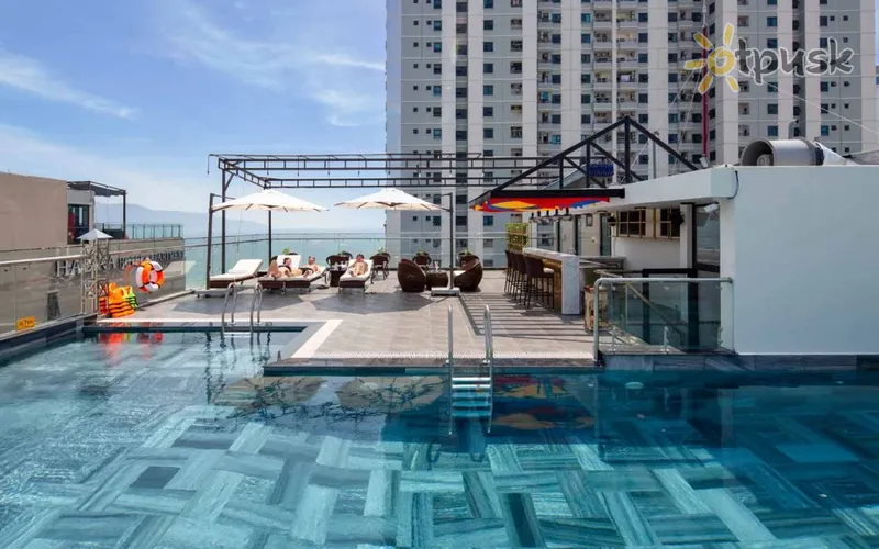 Фото отеля Golden Line Danang Hotel 3* Дананг В'єтнам екстер'єр та басейни