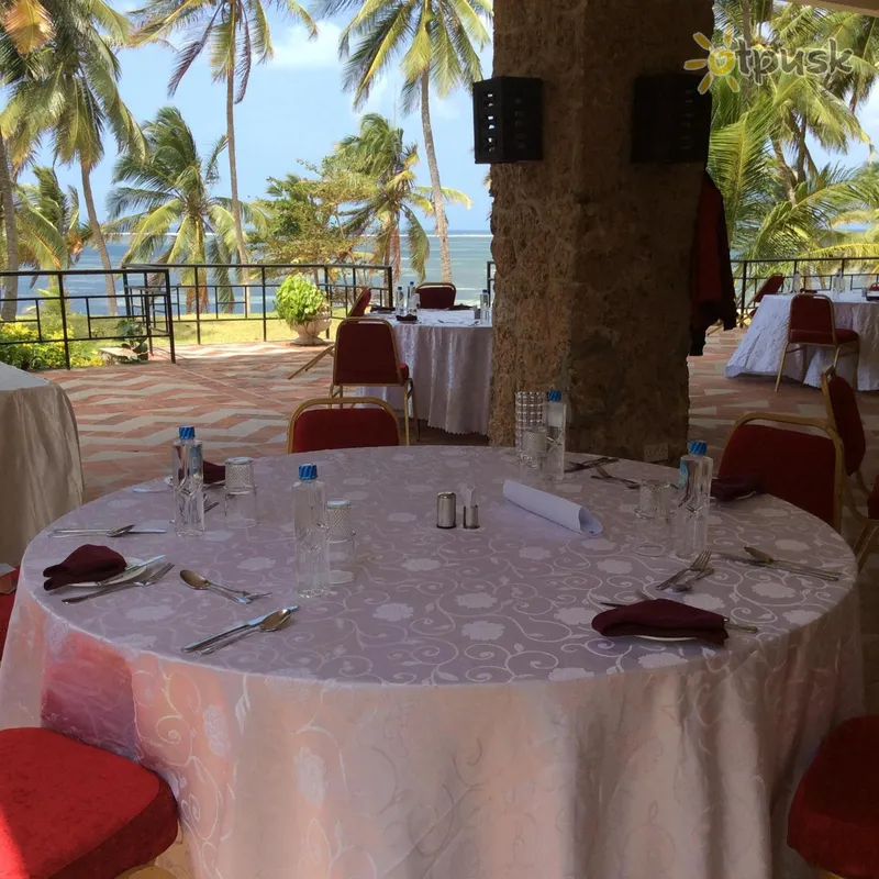 Фото отеля Mombasa Continental Beach Resort 4* Момбаса Кенія бари та ресторани