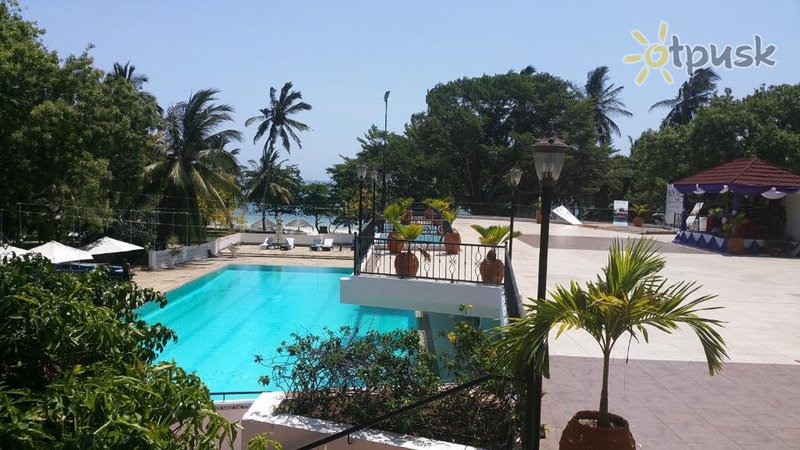 Фото отеля Nyali Sun Africa Beach Hotel & Spa 4* Момбаса Кения экстерьер и бассейны