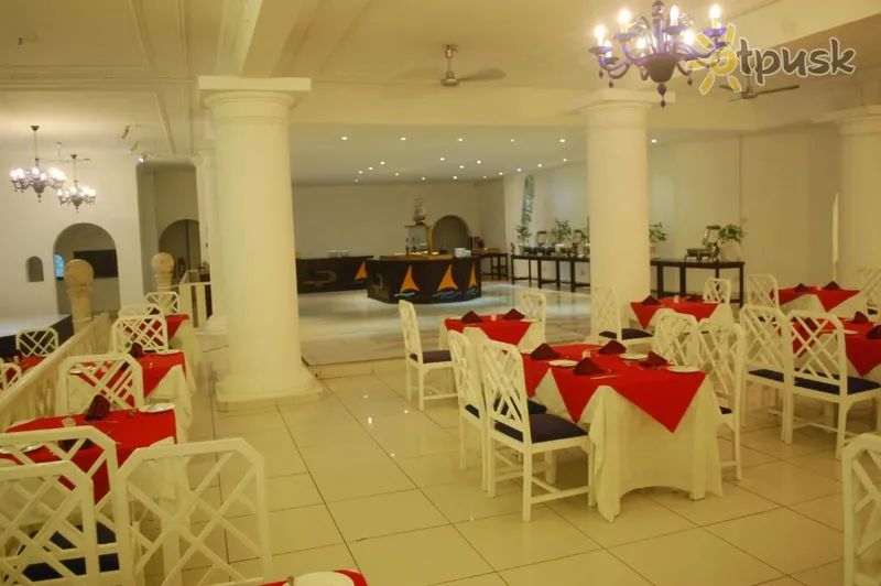 Фото отеля Nyali Sun Africa Beach Hotel & Spa 4* Момбаса Кенія бари та ресторани