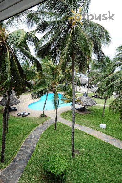 Фото отеля Nyali Sun Africa Beach Hotel & Spa 4* Момбаса Кения экстерьер и бассейны