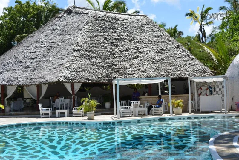 Фото отеля Kilili Baharini Resort & Spa 5* Малінді Кенія екстер'єр та басейни