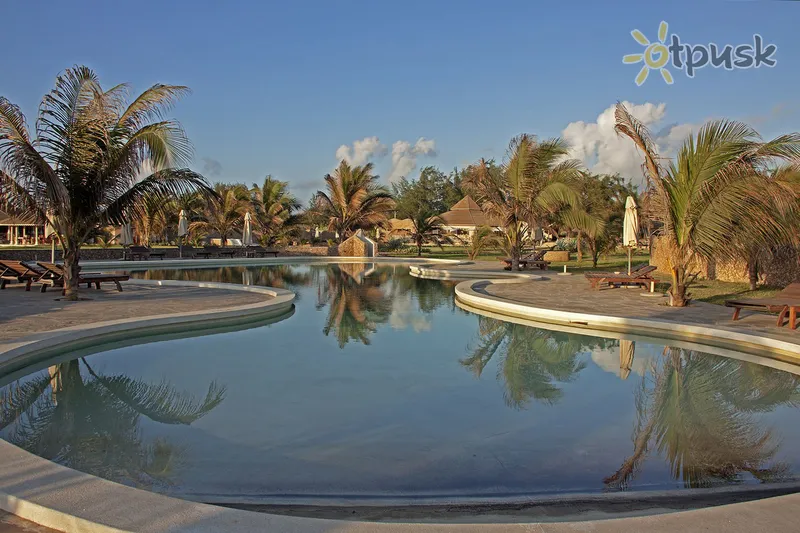 Фото отеля Ocean Beach Resort & Spa 5* Малинди Кения экстерьер и бассейны