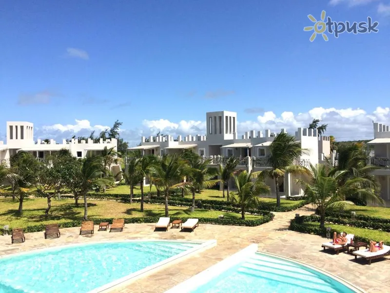 Фото отеля Life Resort St. Thomas Royal Palm 5* Малінді Кенія екстер'єр та басейни