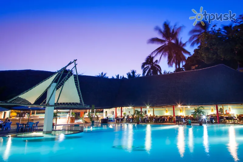 Фото отеля Turtle Bay Beach Club 3* Малінді Кенія екстер'єр та басейни