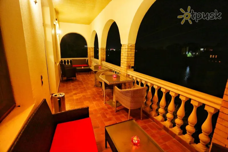 Фото отеля Sanapiro Hotel 3* Kutaisis Gruzija barai ir restoranai