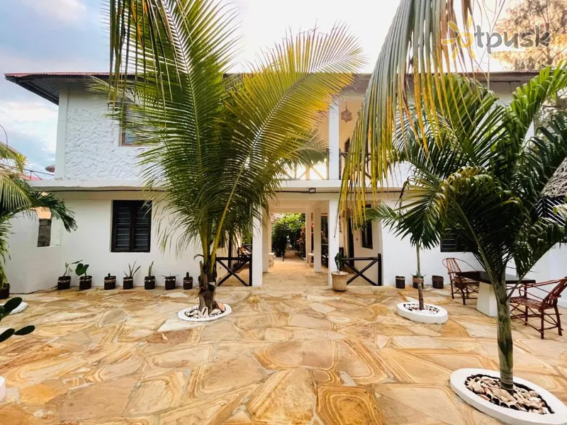 Фото отеля Max Hotel Nungwi 3* Нунгві Танзанія екстер'єр та басейни