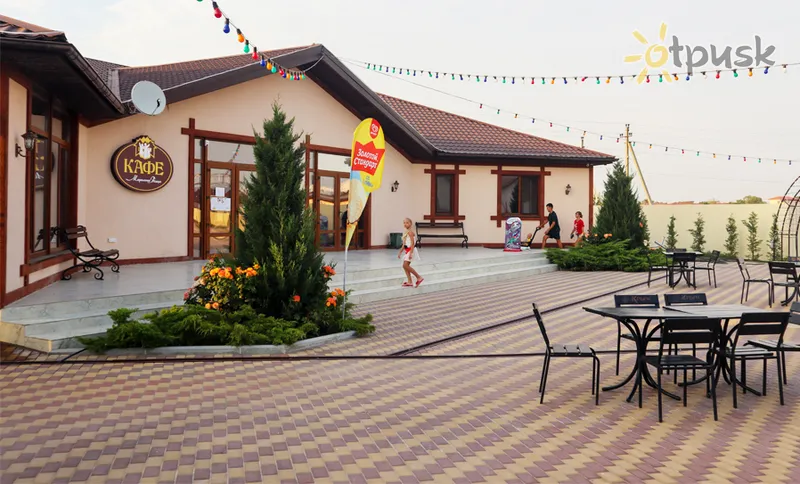 Фото отеля Марьина роща 3* Evpatorija Krima ārpuse un baseini