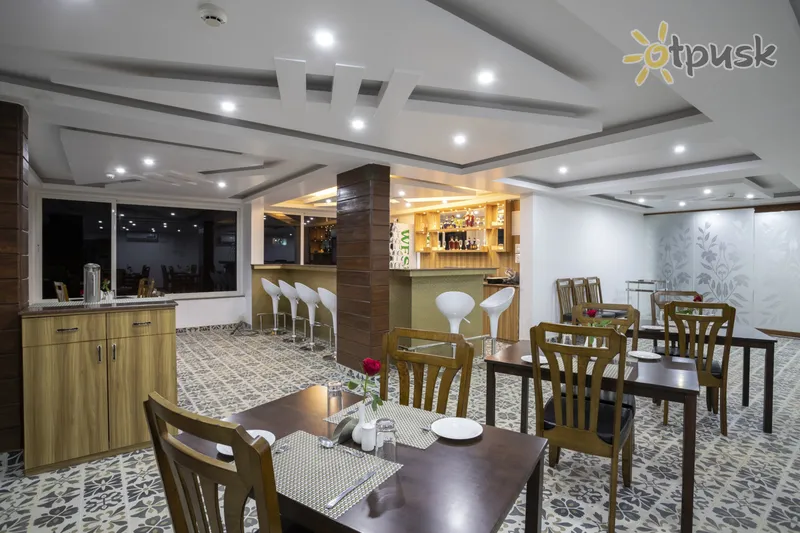 Фото отеля Sairaj Beach Resort 4* Північний Гоа Індія бари та ресторани