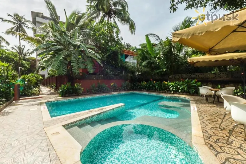 Фото отеля Kyriad Hotel Candolim 3* Šiaurės Goa Indija išorė ir baseinai