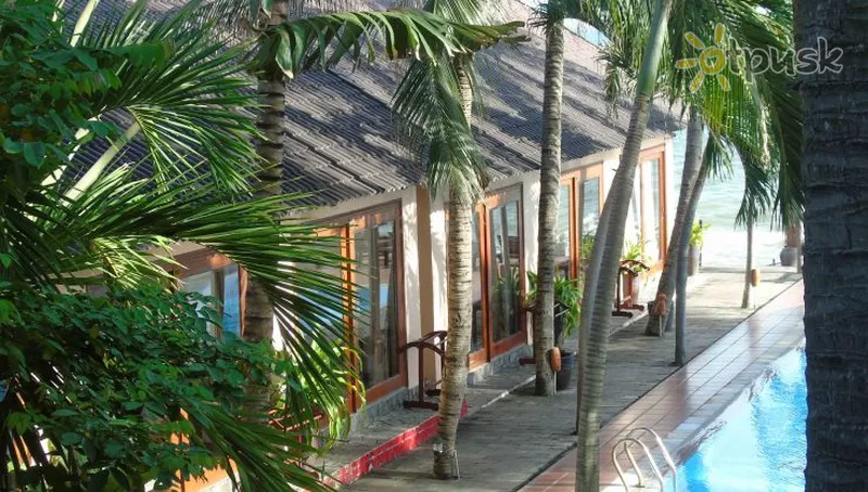 Фото отеля Sunrise Resort 2* Фантьет Вьетнам экстерьер и бассейны