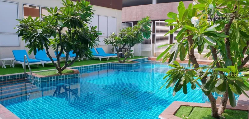 Фото отеля FuramaXclusive Sathorn 4* Бангкок Таїланд екстер'єр та басейни