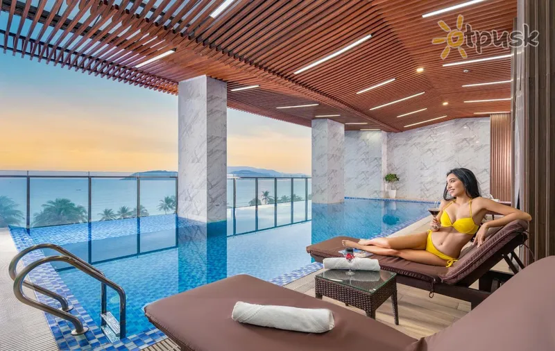 Фото отеля Vesna Hotel 4* Nha Trang Vietnamas išorė ir baseinai