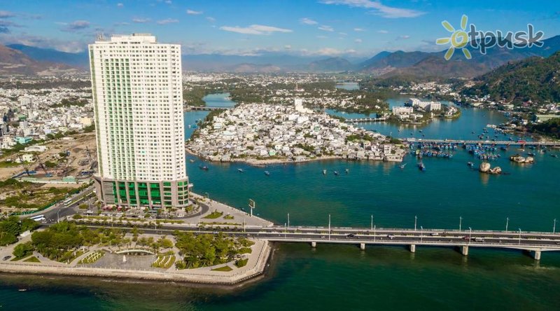 Фото отеля Muong Thanh Luxury Khanh Hoa 5* Нячанг Вьетнам экстерьер и бассейны